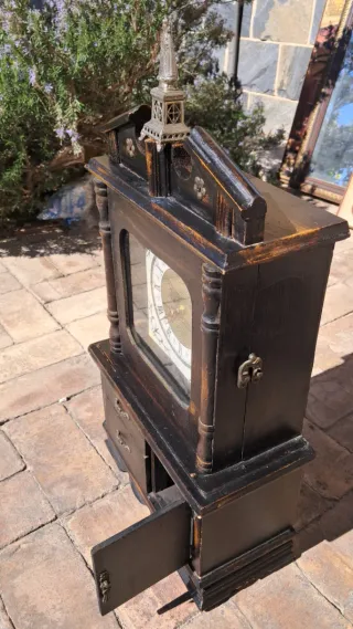 Reloj de sobremesa antiguo madera