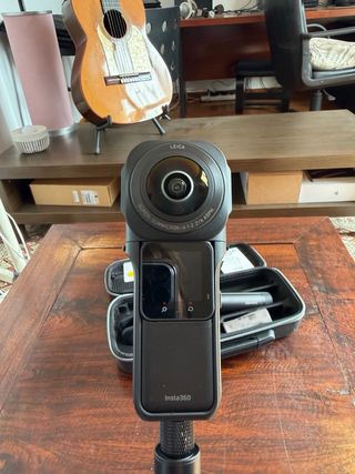 Insta360 ONE RS 1-Inch 360 Kit Completo