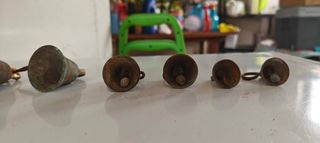 Conjunto de 8 guisos/sinos antigos