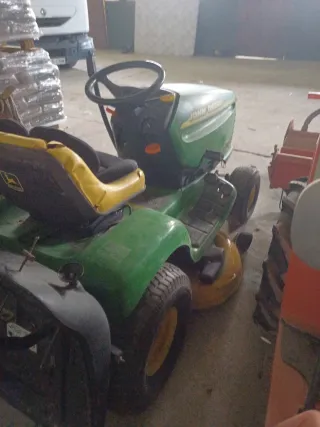 Tractor cortacésped John Deere LTR 166 hidrostatic