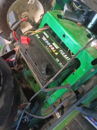 Tractor cortacésped John Deere LTR 166 hidrostatic