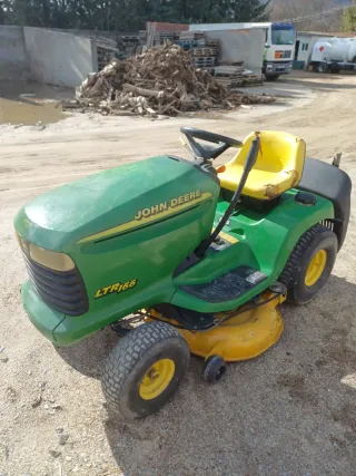 Tractor cortacésped John Deere LTR 166 hidrostatic