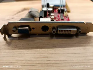 ATI Radeon 9250 AGP - 256MB VRAM - VGA DVI