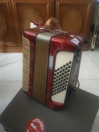 Fisarmonica Hohner 48 Bassi