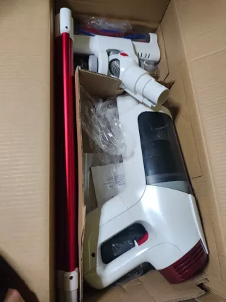 Aspiradora Sogo Recargable Blanca y Roja