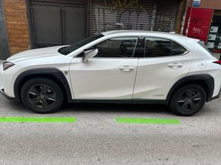 Lexus UX 250H