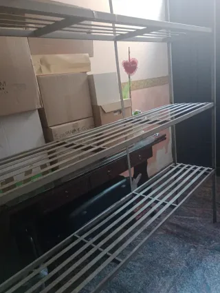 Scaffale in metallo a 3 ripiani