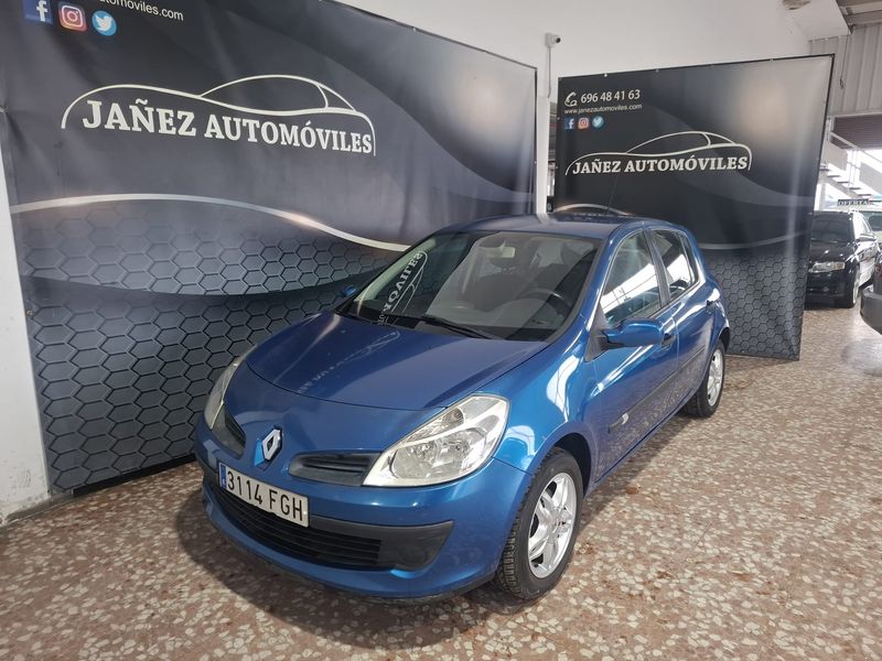 Renault Clio 2006 - foto 1