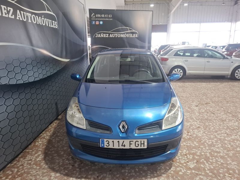 Renault Clio 2006, foto 2