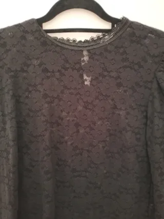 Camiseta Stradivarius encaje manga larga Talla L