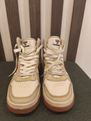 Zapatillas Hummel Altas Beige y Rojo