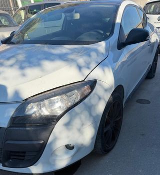 DESPIECE DE RENAULT MEGANE III COUPÉ 1.6 16V 2011