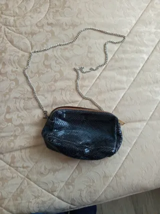 Borsetta nera con catena argento