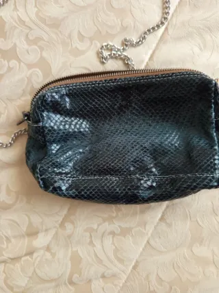 Borsetta nera con catena argento