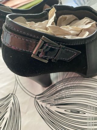 Botín tacón negro ante y piel