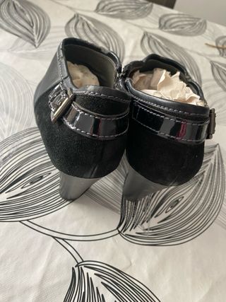 Botín tacón negro ante y piel