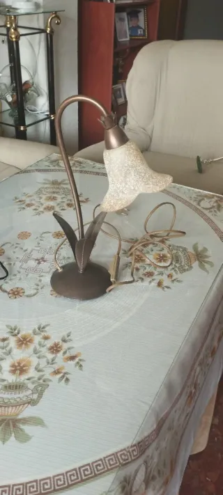 Lámpara de mesa flor cristal y metal