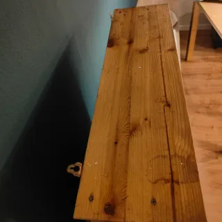 Mueble de madera con espejo