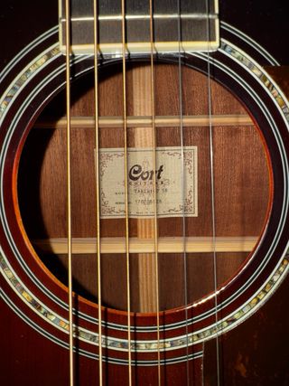 Guitarra Acústica Cort EATRH 100 SB