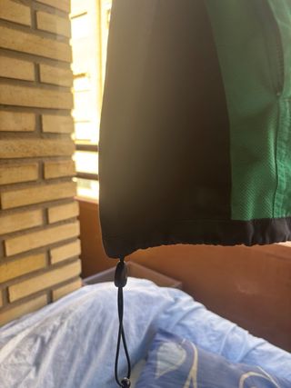 Chaqueta deportiva Adidas verde y negra