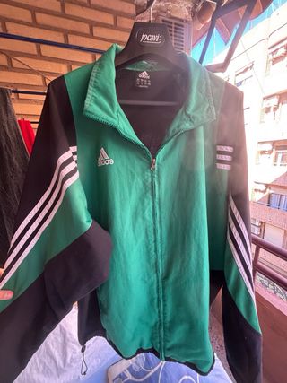 Chaqueta deportiva Adidas verde y negra