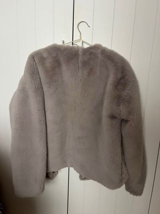Abrigo Zara pelo gris