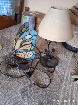 Lámpara de mesa Mariposa Vidriera y lámpara beigs