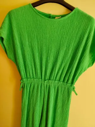 Mono largo plisado, pantalón ancho.