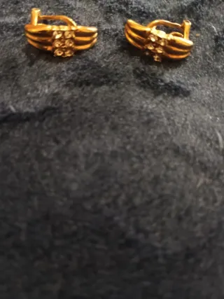 Pendientes antiguos chapados en oro