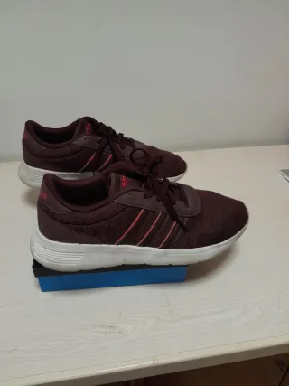 Zapatillas Adidas Moradas y Rojas