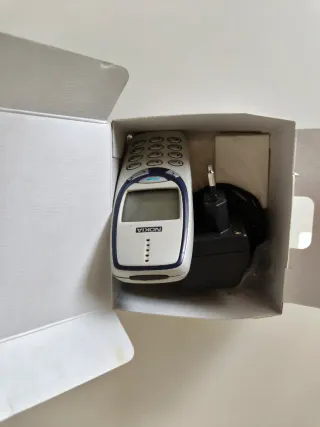 Cellulare Nokia 3210 con scatola