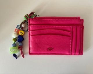 Tarjetero monedero rosa con llavero