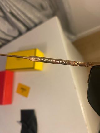 Occhiali da sole FENDI Unisex FE40141u Oro/Nero