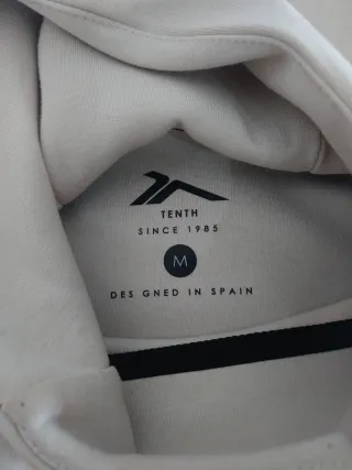 Sudadera beige con capucha