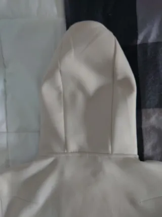 Sudadera beige con capucha