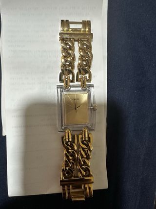 Reloj Guess Dorado Rectangular Mujer