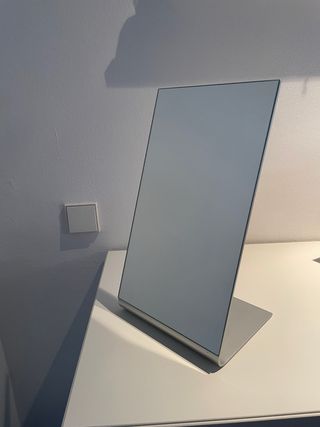 Specchio da trucco argentato con base