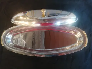 Vassoio da portata pesce con decorazioni