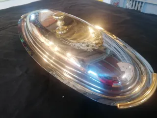 Vassoio da portata pesce con decorazioni