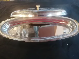 Vassoio da portata pesce con decorazioni