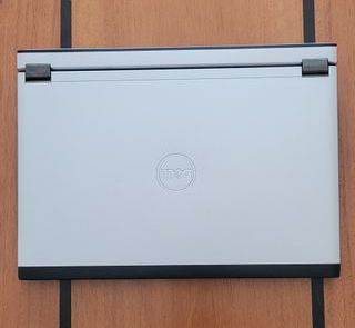 Portátil DELL modelo Vostro V131