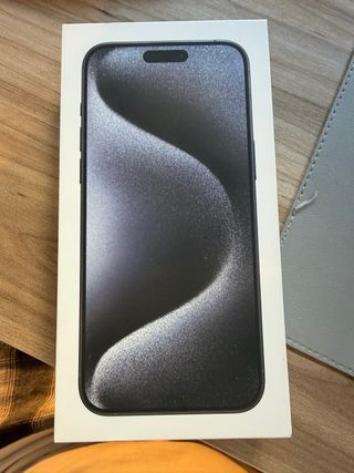 Caja iPhone 15 Pro Max