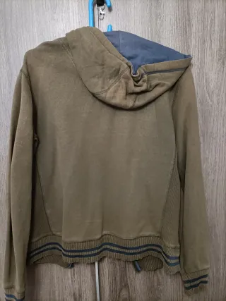 Sudadera Zara Verde Oliva con Capucha