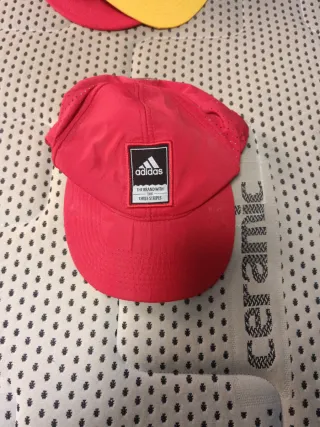 Gorra Adidas Roja