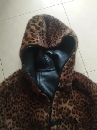 Cazadora reversible leopardo y negro