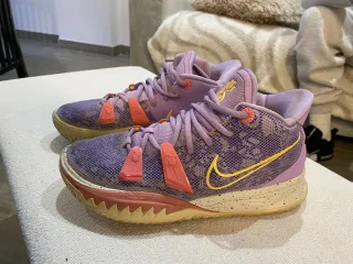 Nike Kyrie 7 Daughters Morado