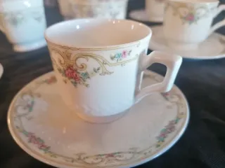 Servizio da caffè completo in porcellana