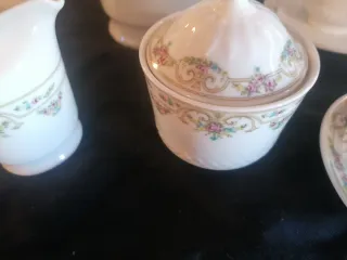 Servizio da caffè completo in porcellana