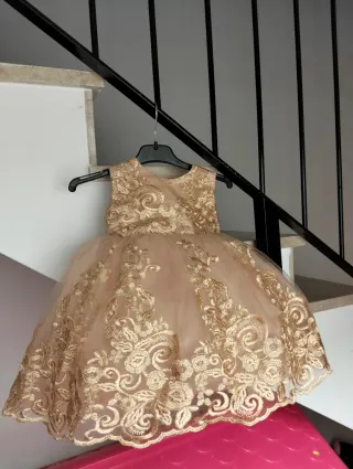 Vestido de fiesta infantil dorado