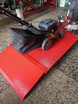 Cortacésped Raser Rojo